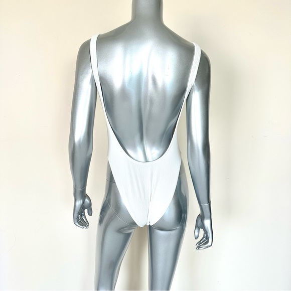 Women one piece swimsuit size S - Picture 2 of 4